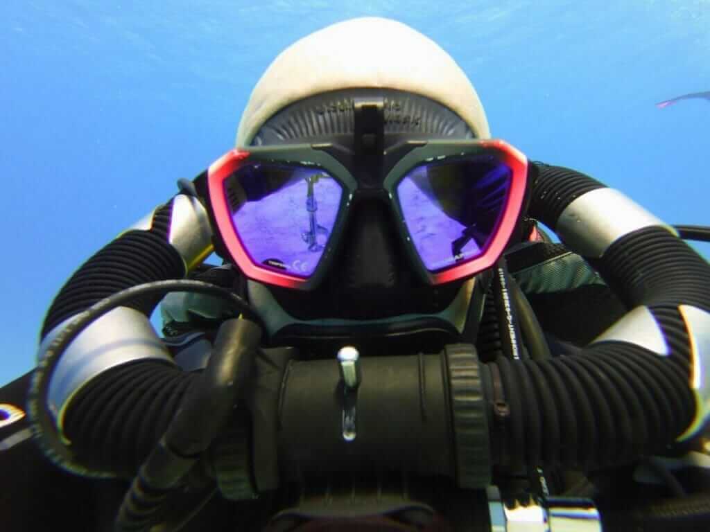 How to Clean a New Scuba Diving Mask? OC Scuba Center